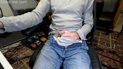 Snapshot of stevie_grey chatting on 11/17/25, 03:51 stevie_grey online show from 11/17/25, 03:51