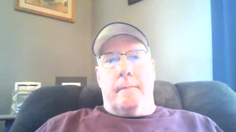 Snapshot of stew1014 chatting on 05/14/26, 04:14 bobby online show from 05/14/26, 04:14