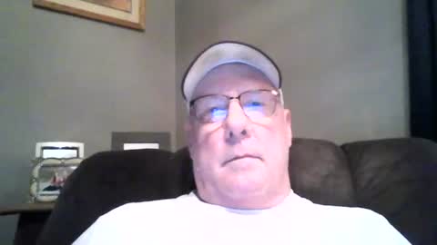 Snapshot of stew1014 chatting on 06/11/26, 02:48 bobby online show from 06/11/26, 02:48