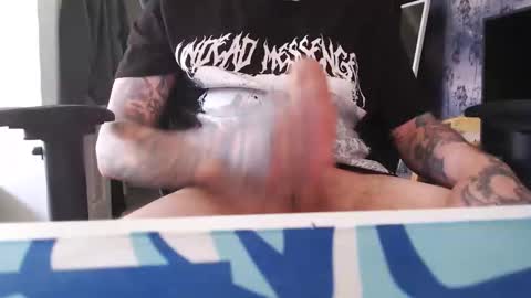 Snapshot of stexgullzz chatting on 04/13/26, 01:05 stexgullzz online show from 04/13/26, 01:05