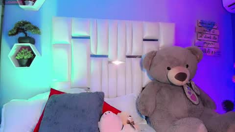 Steisee Reyes online show from 09/20/25, 07:09