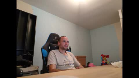 Snapshot of stickolive1 chatting on 09/15/25, 09:59 stickolive1 online show from 09/15/25, 09:59