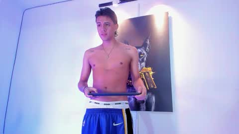 Snapshot of stiiveen_24cm chatting on 11/28/25, 07:00 Stiven brendan online show from 11/28/25, 07:00