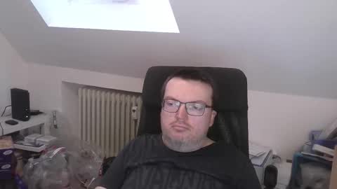 Snapshot of still_alive1985 chatting on 03/05/26, 09:38 Oliver online show from 03/05/26, 09:38