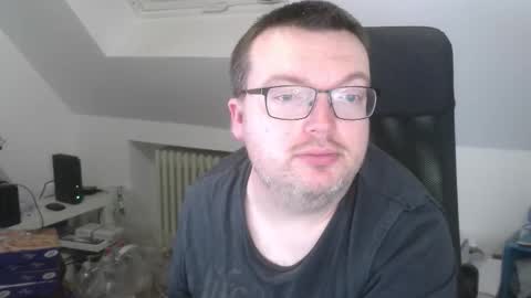 Snapshot of still_alive1985 chatting on 03/05/26, 09:44 Oliver online show from 03/05/26, 09:44