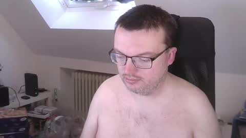 Snapshot of still_alive1985 chatting on 03/06/26, 09:50 Oliver online show from 03/06/26, 09:50