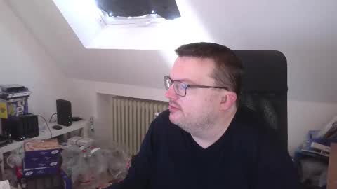 Snapshot of still_alive1985 chatting on 03/07/26, 08:33 Oliver online show from 03/07/26, 08:33