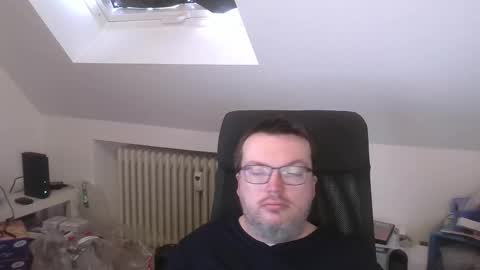 Snapshot of still_alive1985 chatting on 03/11/26, 07:03 Oliver online show from 03/11/26, 07:03