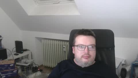 Snapshot of still_alive1985 chatting on 04/05/26, 07:11 Oliver online show from 04/05/26, 07:11