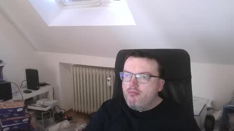 Snapshot of still_alive1985 chatting on 04/06/26, 06:03 Oliver online show from 04/06/26, 06:03