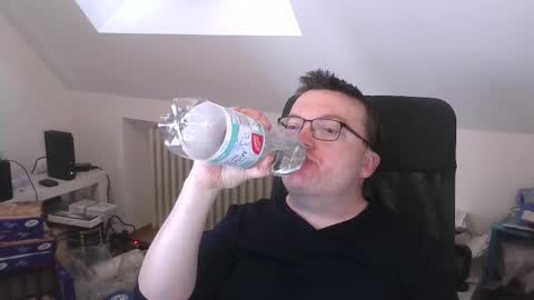 Snapshot of still_alive1985 chatting on 04/09/26, 06:41 Oliver online show from 04/09/26, 06:41