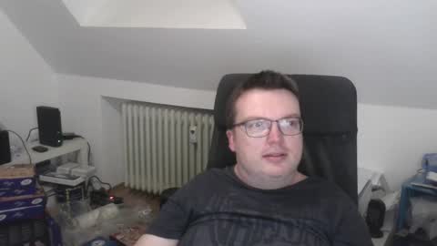 Snapshot of still_alive1985 chatting on 04/09/26, 07:30 Oliver online show from 04/09/26, 07:30