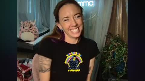 Snapshot of stillgemm chatting on 06/19/26, 01:21 Jemma Jean online show from 06/19/26, 01:21
