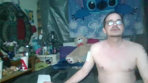 Snapshot of stitchsunshine85 chatting on 02/18/25, 09:54 Tasha and Drew online show from 02/18/25, 09:54