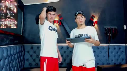 friends online show from 11/30/25, 05:11