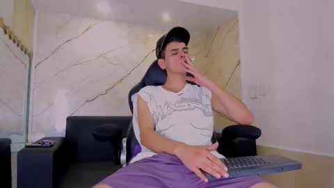 friends online show from 01/12/26, 04:29