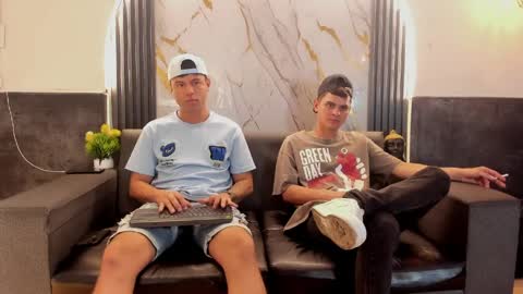 friends online show from 03/31/26, 04:02