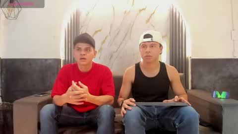 friends online show from 04/18/26, 04:05