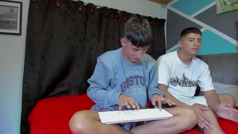 Snapshot of stivenred chatting on 12/05/25, 06:11 Stiven online show from 12/05/25, 06:11