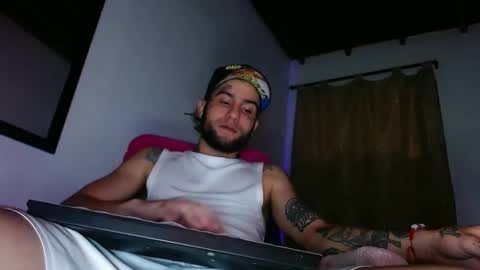 Snapshot of stivenunivers996 chatting on 01/25/25, 04:45 stiven online show from 01/25/25, 04:45