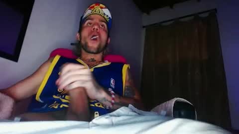 Snapshot of stivenunivers996 chatting on 02/21/25, 02:28 stiven online show from 02/21/25, 02:28