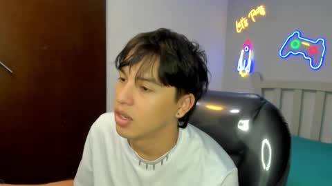 Snapshot of stiwentwink chatting on 11/04/25, 12:37 Stiwen online show from 11/04/25, 12:37