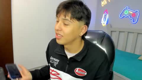 Snapshot of stiwentwink chatting on 11/06/25, 02:51 Stiwen online show from 11/06/25, 02:51