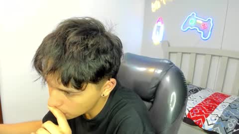 Snapshot of stiwentwink chatting on 11/14/25, 02:38 Stiwen online show from 11/14/25, 02:38