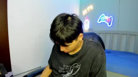 Snapshot of stiwentwink chatting on 11/24/25, 02:06 Stiwen online show from 11/24/25, 02:06