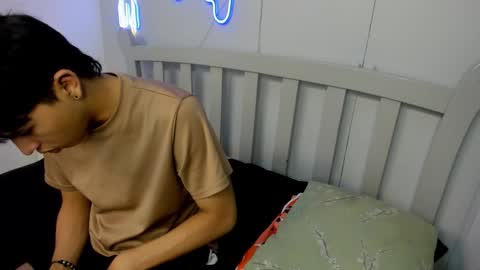 Snapshot of stiwentwink chatting on 11/27/25, 02:41 Stiwen online show from 11/27/25, 02:41