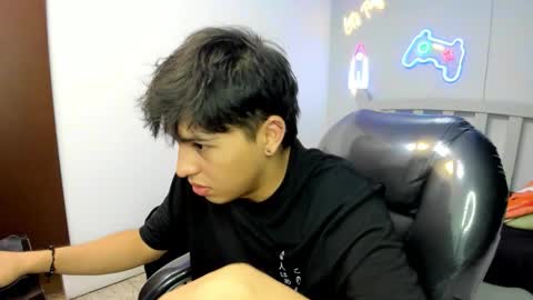 Snapshot of stiwentwink chatting on 11/29/25, 08:23 Stiwen online show from 11/29/25, 08:23