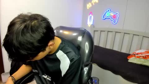 Snapshot of stiwentwink chatting on 12/03/25, 12:58 Stiwen online show from 12/03/25, 12:58