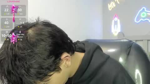 Snapshot of stiwentwink chatting on 12/14/25, 01:05 Stiwen online show from 12/14/25, 01:05