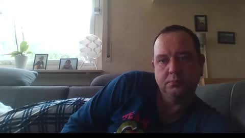 stoned1983 online show from 11/18/25, 08:19