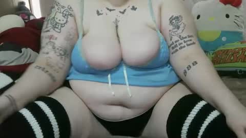 Snapshot of stonedbbw01 chatting on 01/13/26, 01:44 stonedbbw01 online show from 01/13/26, 01:44