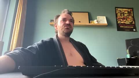 Snapshot of stonednboner chatting on 04/14/26, 08:09 Stonerboner online show from 04/14/26, 08:09