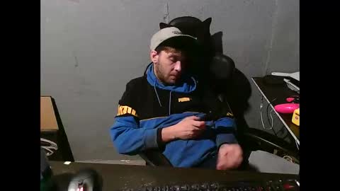 stonedpanda77 online show from 12/24/24, 09:06