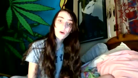 Snapshot of stonedtranny69 chatting on 12/27/24, 12:07 stonedtranny69 online show from 12/27/24, 12:07