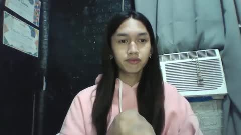 Snapshot of stonehard_sophia chatting on 12/27/24, 12:07 Cute Sophia online show from 12/27/24, 12:07