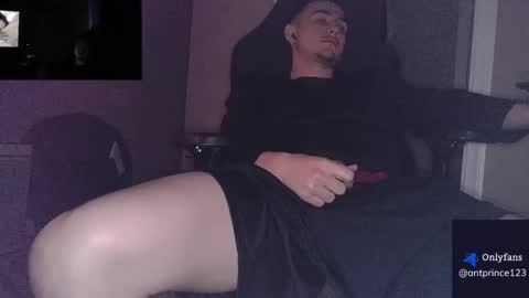 Snapshot of stoner394 chatting on 01/10/26, 12:23 stoner394 online show from 01/10/26, 12:23