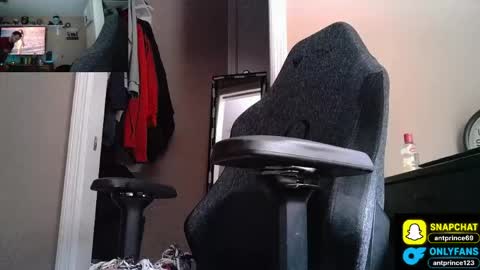 Snapshot of stoner394 chatting on 06/03/26, 01:30 stoner394 online show from 06/03/26, 01:30