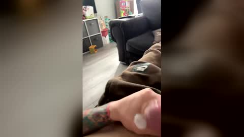 stonercum420798208 online show from 04/05/26, 10:01