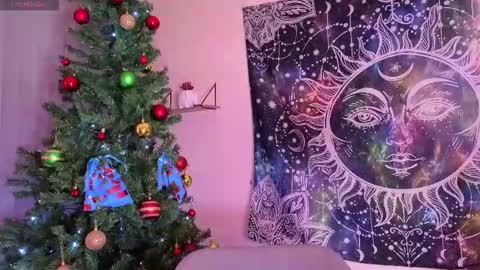 Liz online show from 12/21/25, 10:17