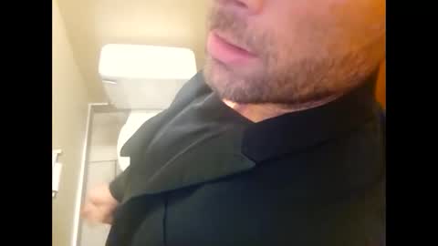 Snapshot of stopshottttt chatting on 10/27/25, 05:17 stopshottttt online show from 10/27/25, 05:17