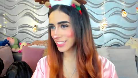 Snapshot of stormirusso chatting on 12/17/24, 02:55 Mar online show from 12/17/24, 02:55