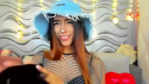 Snapshot of stormirusso chatting on 12/22/24, 01:34 Mar online show from 12/22/24, 01:34