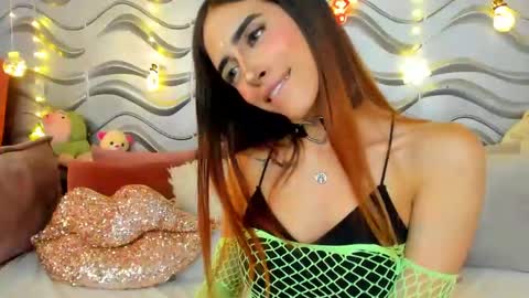 Snapshot of stormirusso chatting on 12/23/24, 03:40 Mar online show from 12/23/24, 03:40