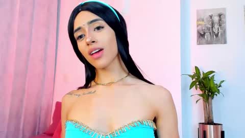 Snapshot of stormirusso chatting on 01/31/25, 02:37 Mar online show from 01/31/25, 02:37