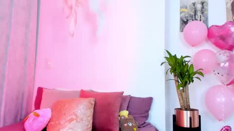 Snapshot of stormirusso chatting on 02/03/25, 02:36 Mar online show from 02/03/25, 02:36