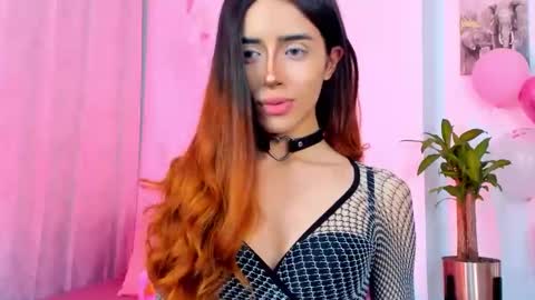 Snapshot of stormirusso chatting on 02/05/25, 02:51 Mar online show from 02/05/25, 02:51